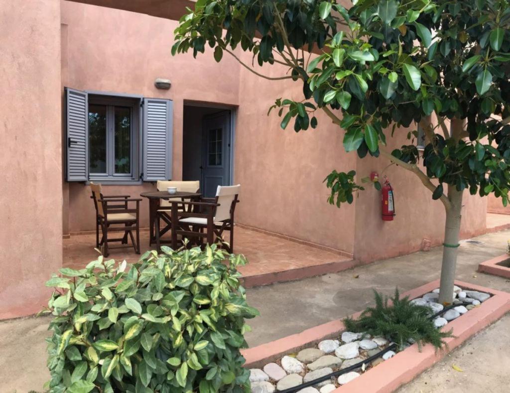 Petradi Aparthotel Livadi  Exterior foto